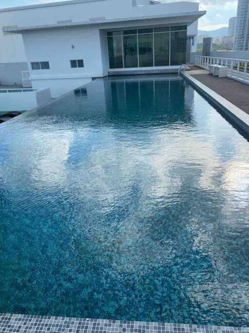 جورج تاون Maritime Suite Duplex Penang- Pemandangan Laut المظهر الخارجي الصورة